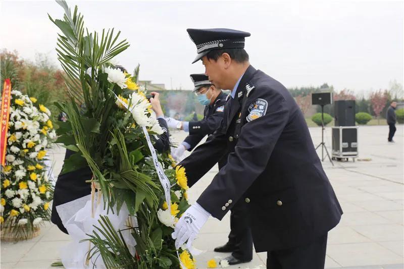 东京樱花洒向巴黎的街╰